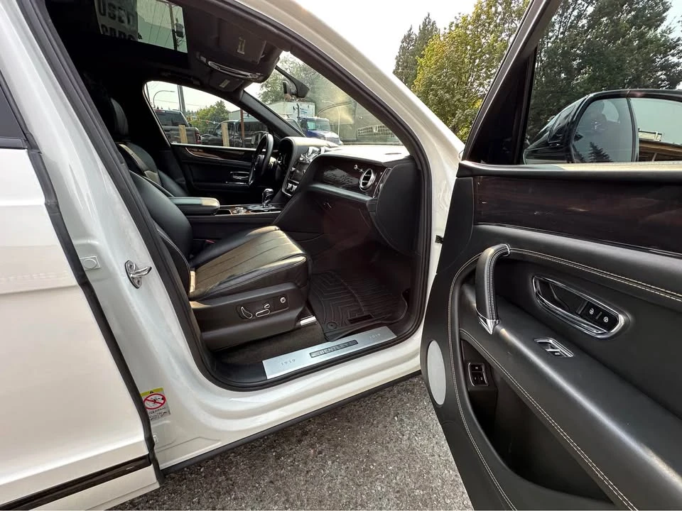 2019 Bentley Bentayga - Image 18 of 20