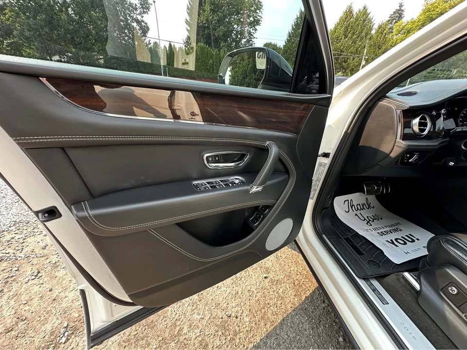2019 Bentley Bentayga - Image 12 of 20