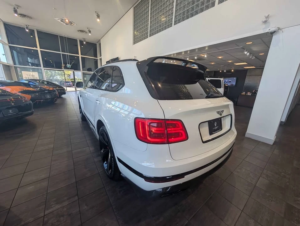 2019 Bentley Bentayga - Image 7 of 10