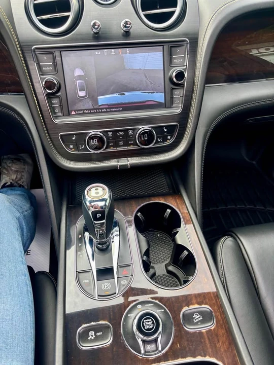 2019 Bentley Bentayga - Image 13 of 15