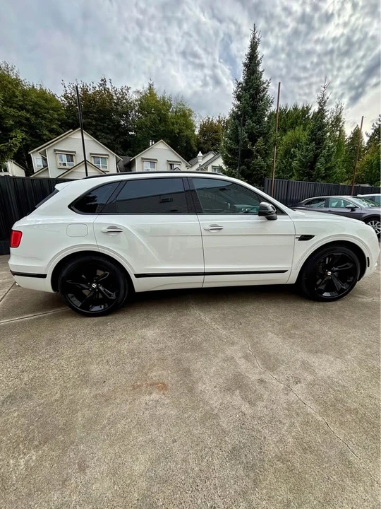 2019 Bentley Bentayga - Image 6 of 15