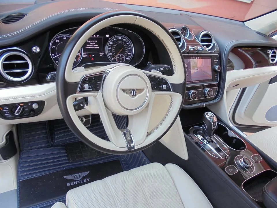 2019 Bentley Bentayga - Image 16 of 20