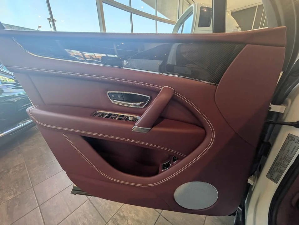 2019 Bentley Bentayga - Image 10 of 10