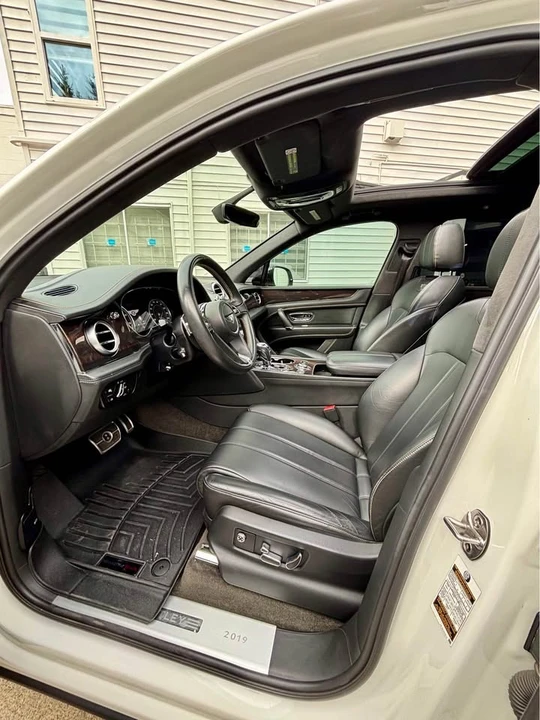 2019 Bentley Bentayga - Image 10 of 15