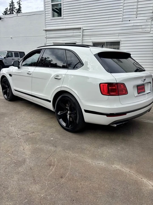 2019 Bentley Bentayga - Image 6 of 15