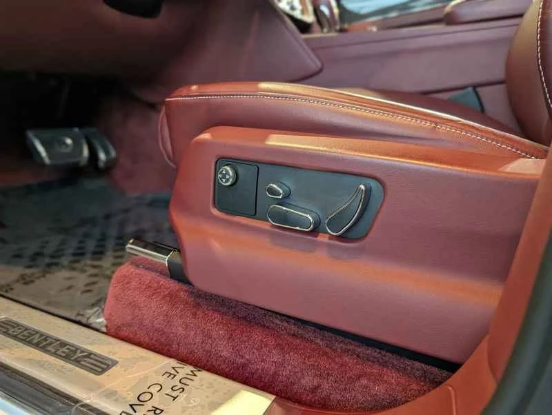 2019 Bentley Bentayga - Image 18 of 18