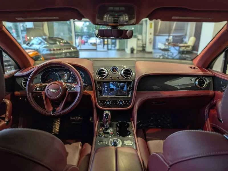 2019 Bentley Bentayga - Image 9 of 18