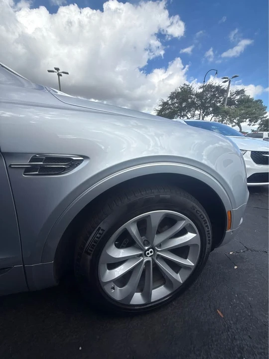 2019 Bentley Bentayga - Image 13 of 13