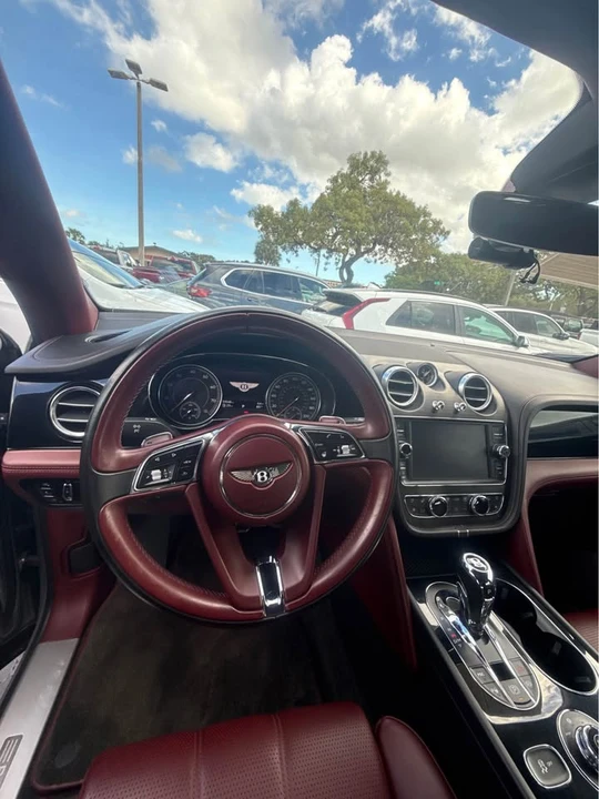 2019 Bentley Bentayga - Image 6 of 13