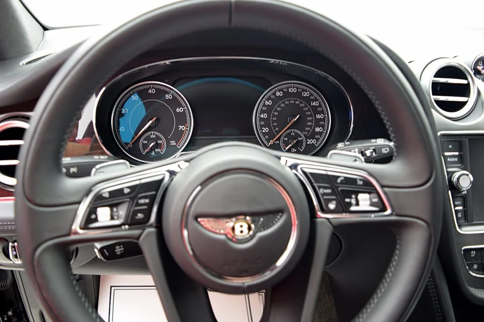 2019 Bentley Bentayga - Image 8 of 12