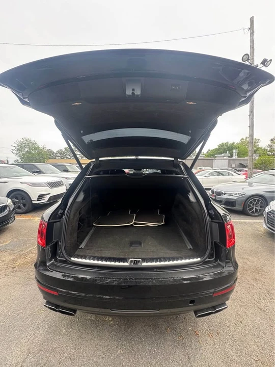 2019 Bentley Bentayga - Image 8 of 11