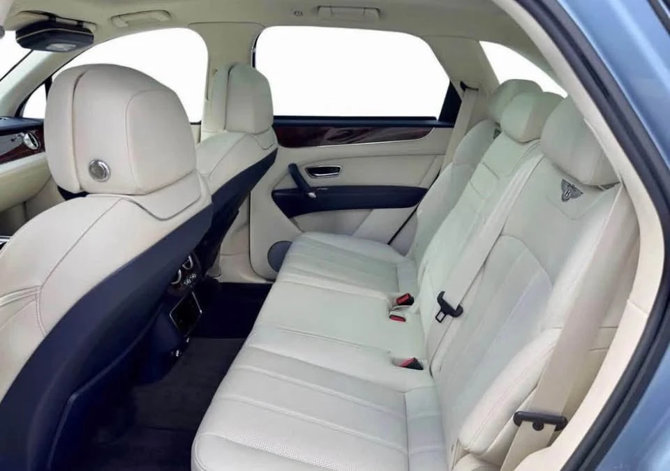 2019 Bentley Bentayga - Image 9 of 18