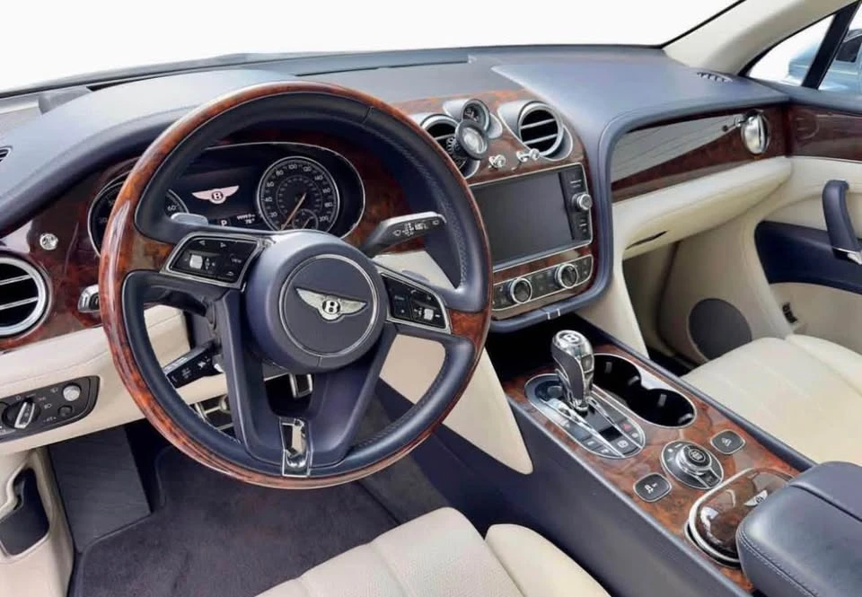 2019 Bentley Bentayga - Image 11 of 18