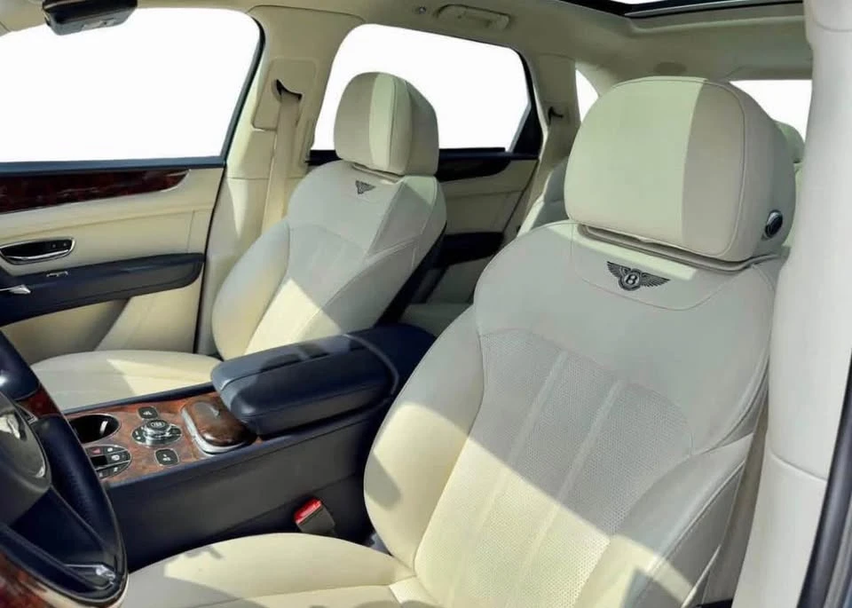 2019 Bentley Bentayga - Image 7 of 18