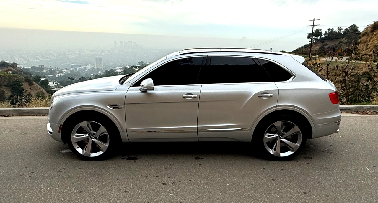 2019 Bentley Bentayga - Image 2 of 25
