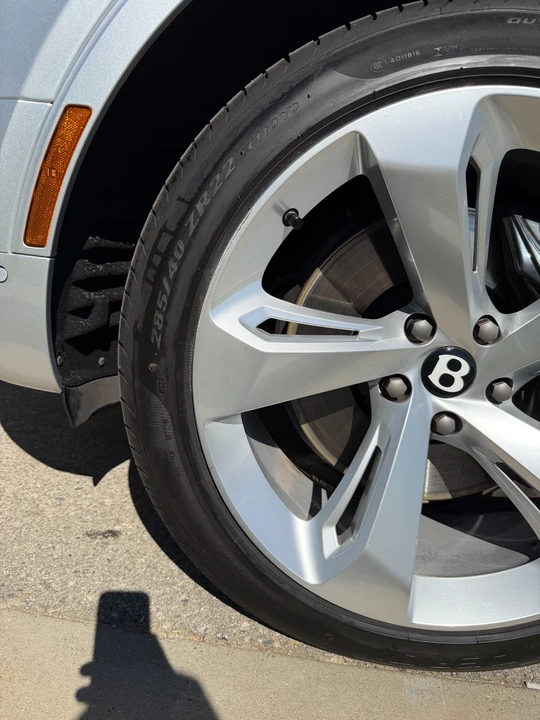 2019 Bentley Bentayga - Image 21 of 25