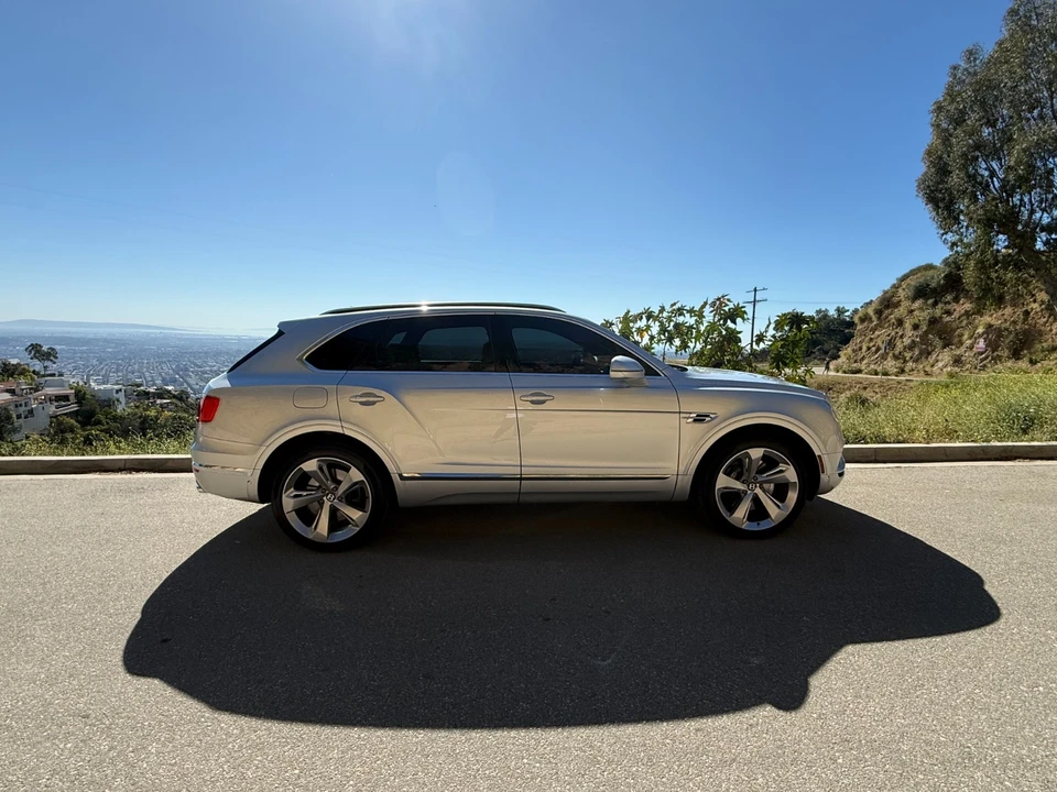 2019 Bentley Bentayga - Image 6 of 25