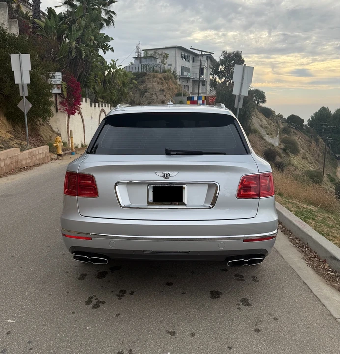 2019 Bentley Bentayga - Image 8 of 25
