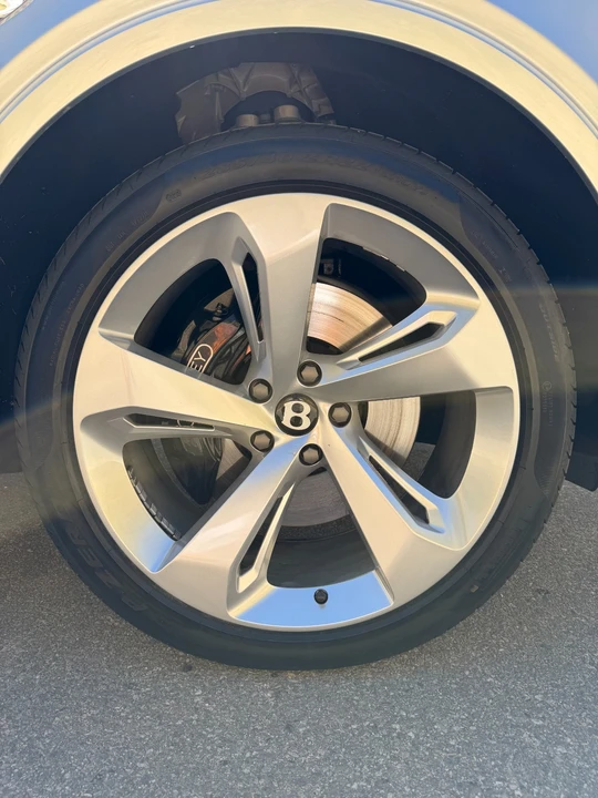 2019 Bentley Bentayga - Image 22 of 25