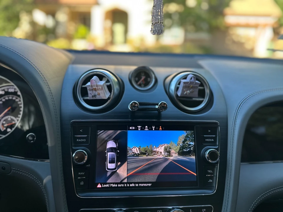 2019 Bentley Bentayga - Image 14 of 21
