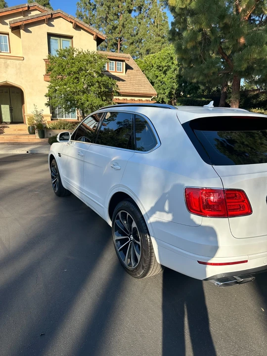 2019 Bentley Bentayga - Image 4 of 21