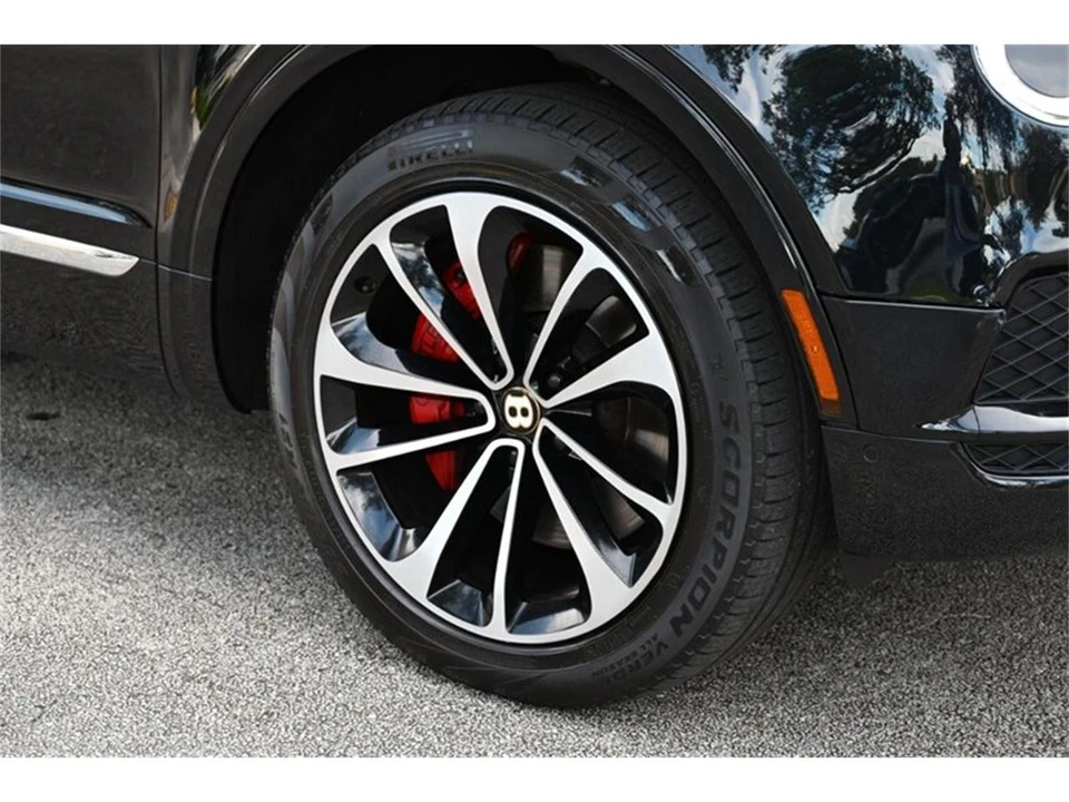 2019 Bentley Bentayga - Image 17 of 31
