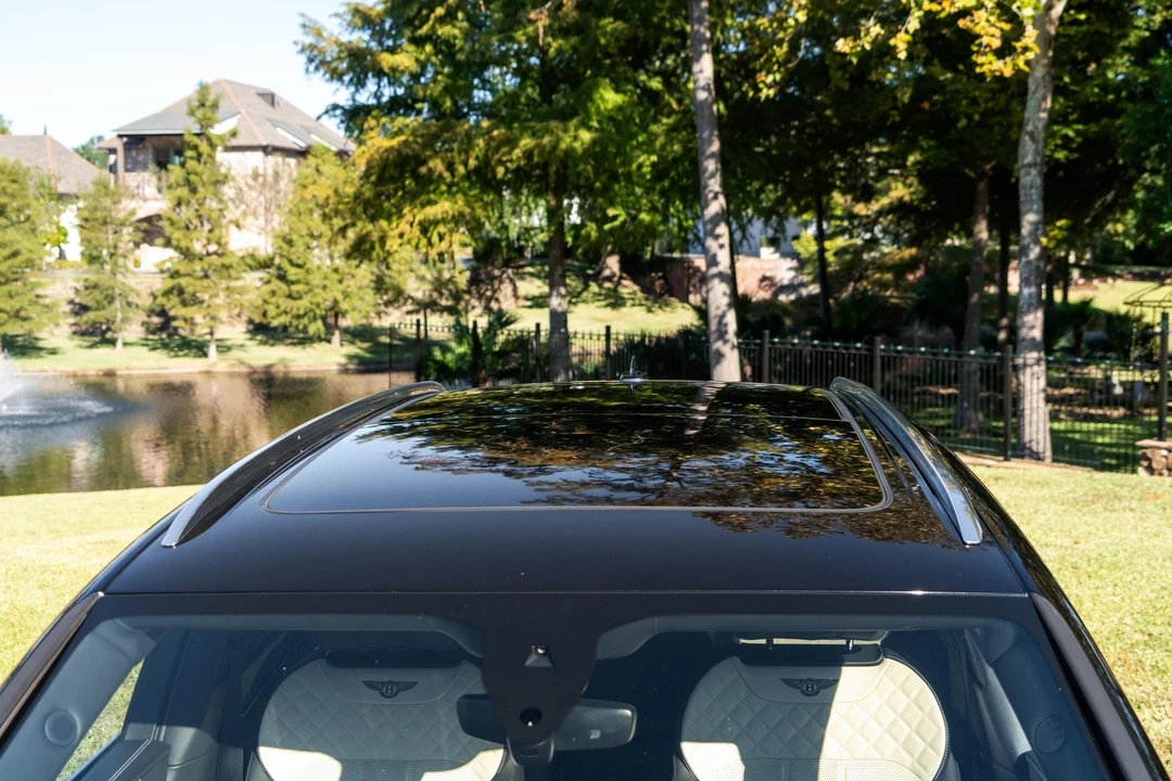 2019 Bentley Bentayga - Image 25 of 31