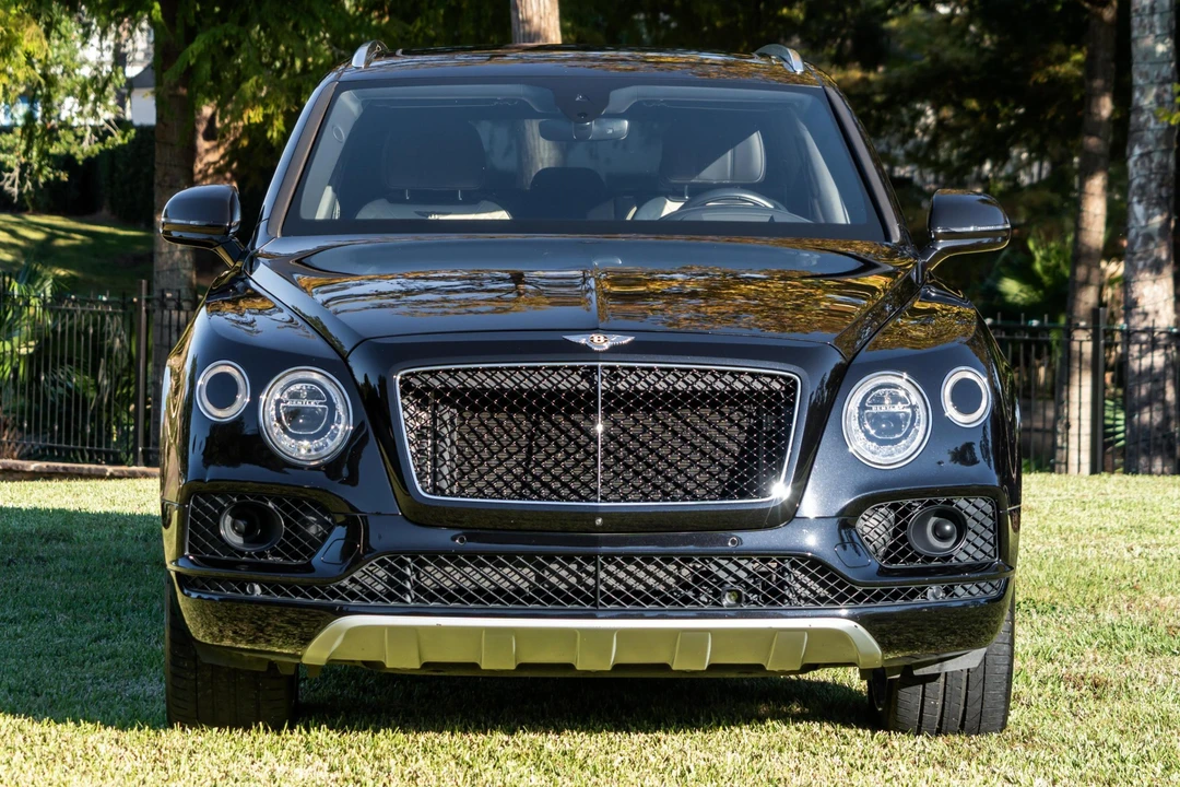 2019 Bentley Bentayga - Image 2 of 31