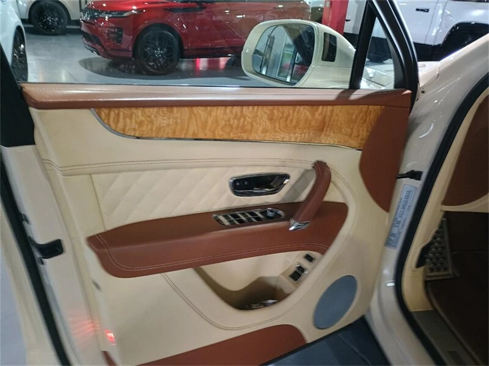 2019 Bentley Bentayga - Image 13 of 31
