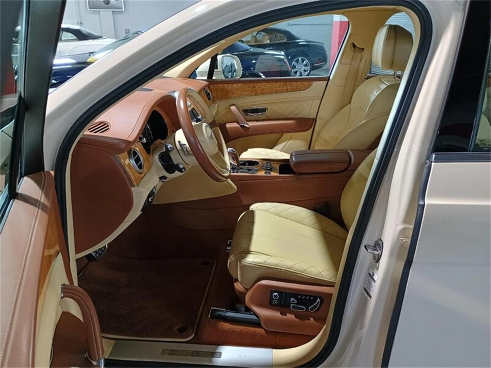 2019 Bentley Bentayga - Image 14 of 31