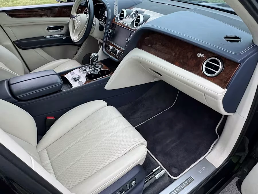 2019 Bentley Bentayga - Image 9 of 14