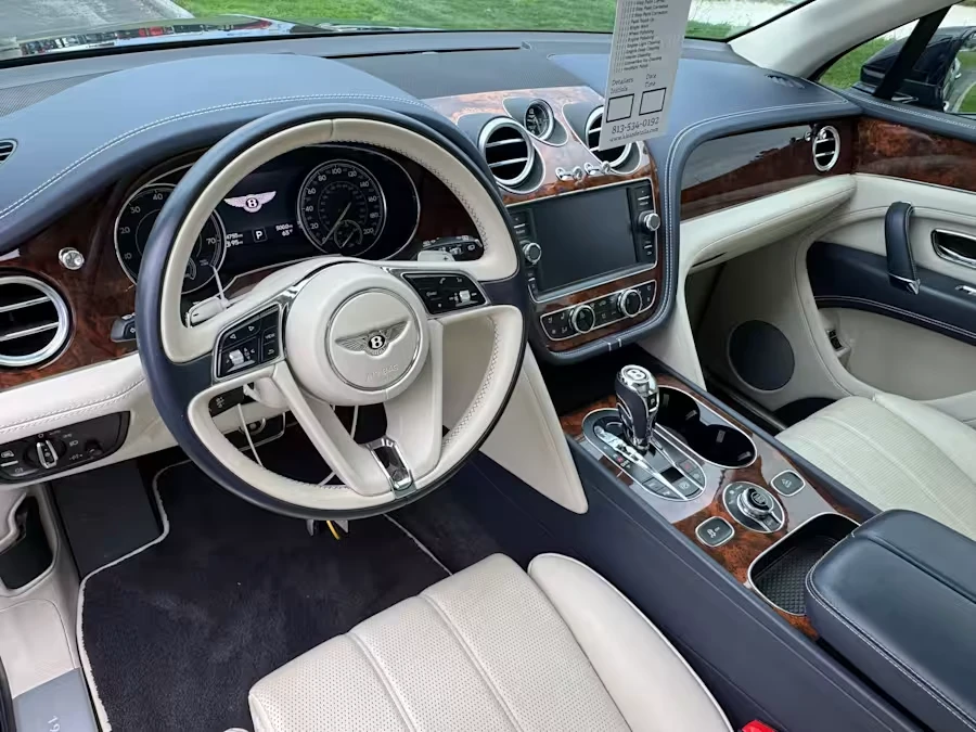 2019 Bentley Bentayga - Image 7 of 14