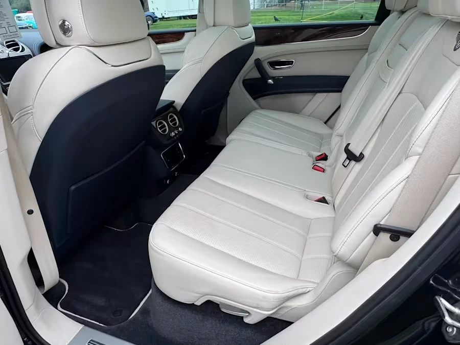 2019 Bentley Bentayga - Image 8 of 14