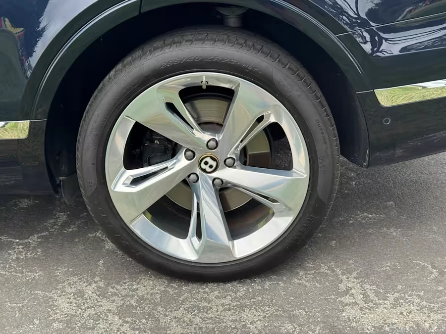 2019 Bentley Bentayga - Image 5 of 14