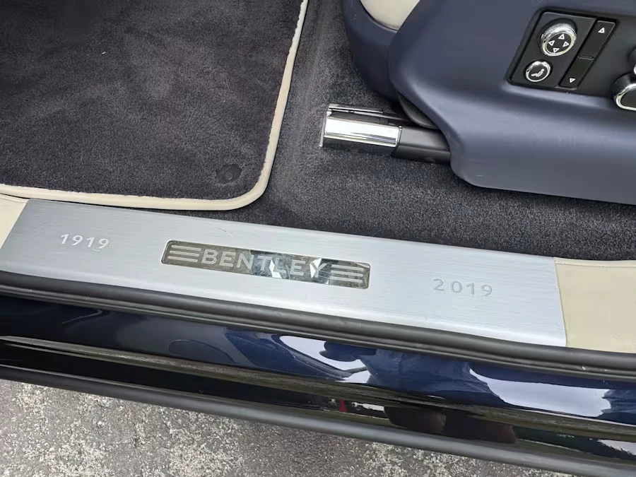 2019 Bentley Bentayga - Image 10 of 14