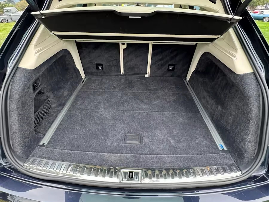 2019 Bentley Bentayga - Image 11 of 14