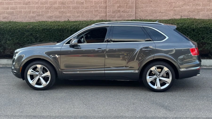 2019 Bentley Bentayga - Image 2 of 9