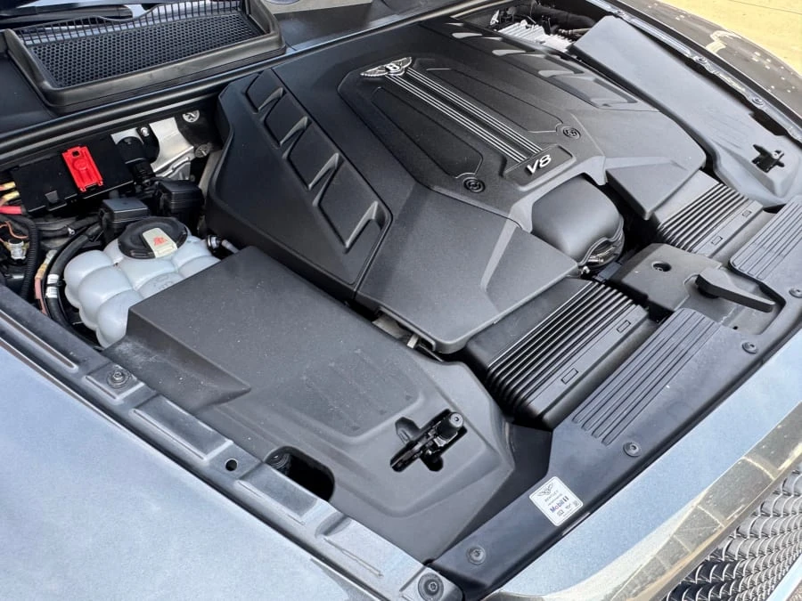 2019 Bentley Bentayga - Image 8 of 9