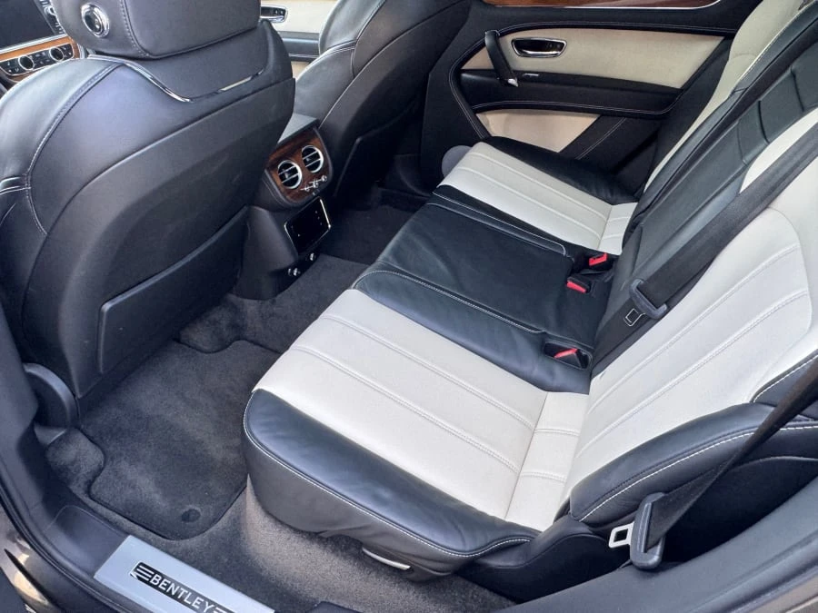 2019 Bentley Bentayga - Image 7 of 9