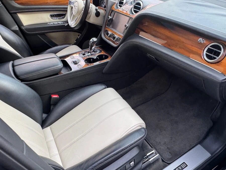 2019 Bentley Bentayga - Image 5 of 9