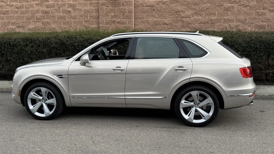 2019 Bentley Bentayga - Image 2 of 11