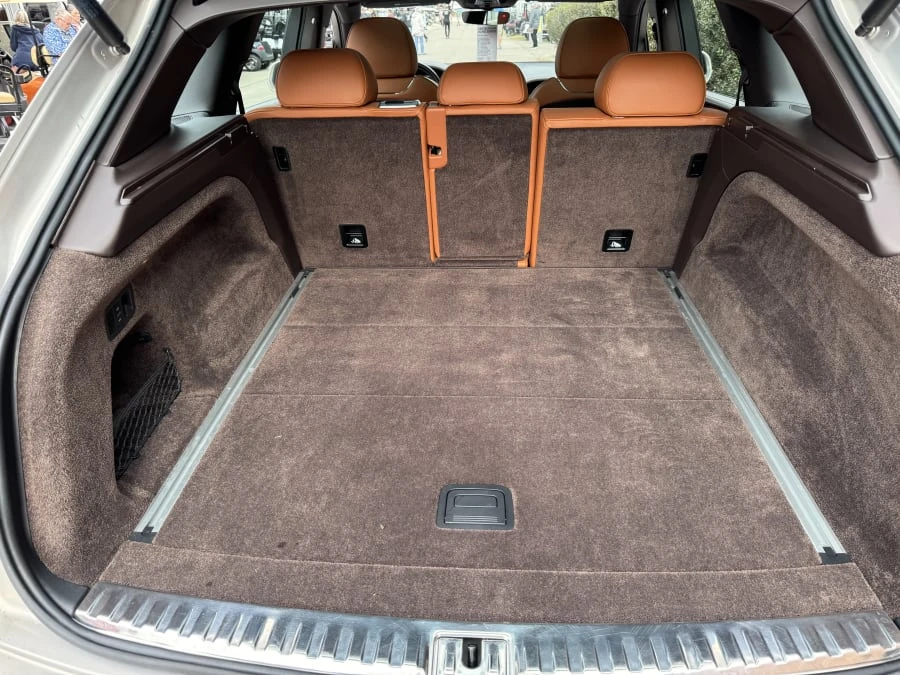2019 Bentley Bentayga - Image 9 of 11