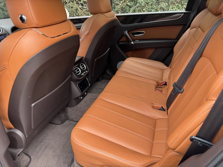2019 Bentley Bentayga - Image 6 of 11