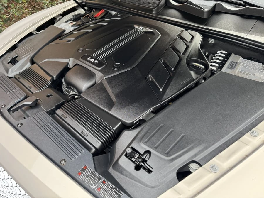 2019 Bentley Bentayga - Image 10 of 11
