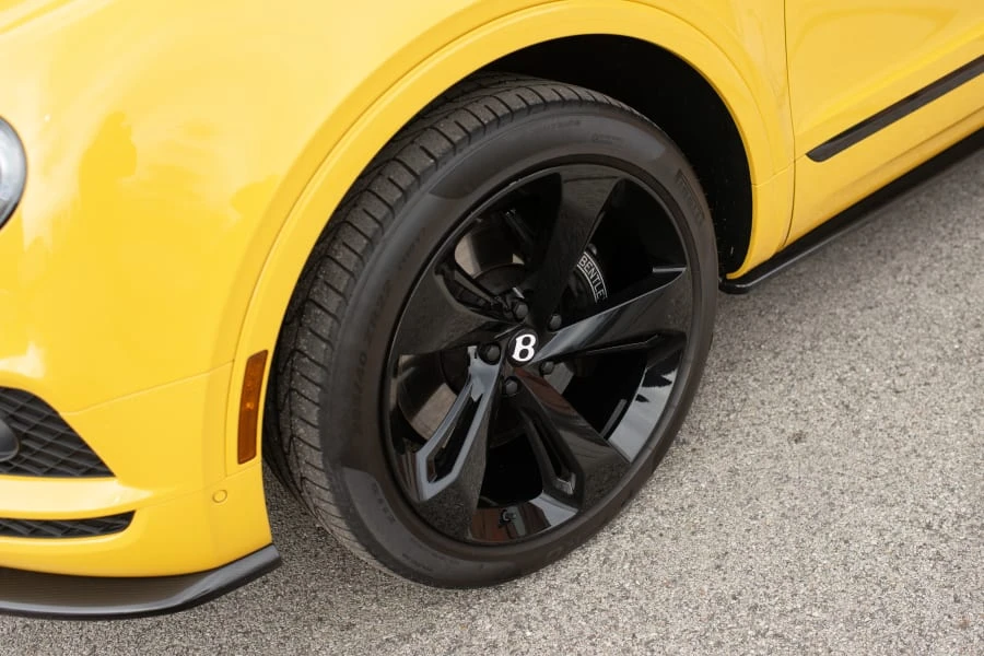2019 Bentley Bentayga - Image 15 of 28