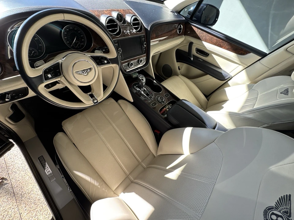 2019 Bentley Bentayga - Image 3 of 10