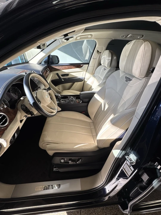 2019 Bentley Bentayga - Image 5 of 10