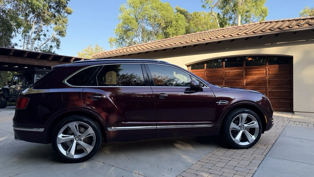 2019 Bentley Bentayga - Image 9 of 18