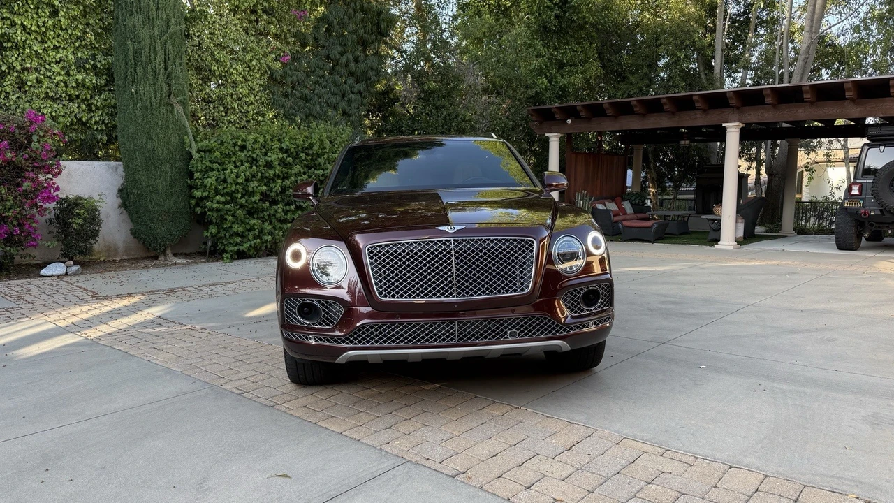 2019 Bentley Bentayga - Image 10 of 18