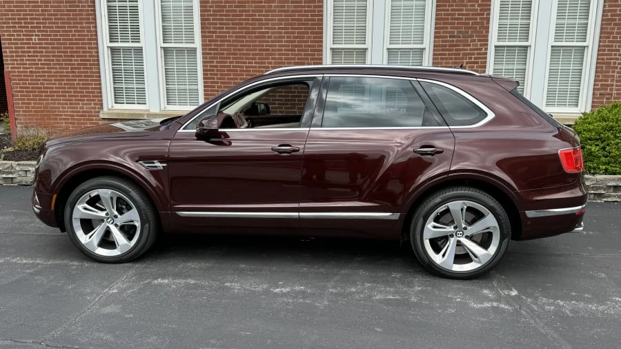 2019 Bentley Bentayga - Image 2 of 17